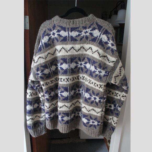 XL mens (or XXL Womens) 100% Wool Sweater - Picture 5 of 8
